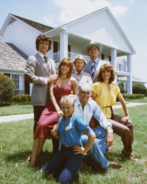 Dallas არის ამერიკული პრაიმ-თაიმის სატელევიზიო სერიალი, რომელიც ეთერში გავიდა CBS- ზე 1978 წლის 2 აპრილიდან 1991 წლის 3 მაისამდე.